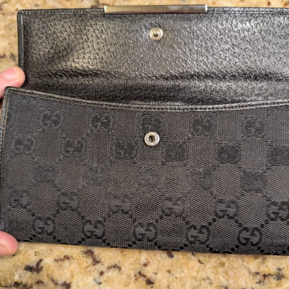 GUCCI Authentic Vintage Signature Black & Gray Wallet or Crossbody with Chain